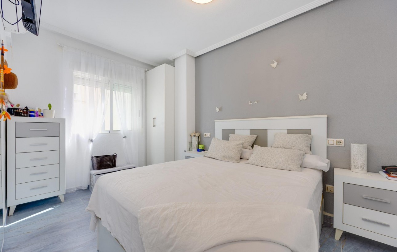 Sale - Bungalow Planta Alta - Torrevieja - Centro