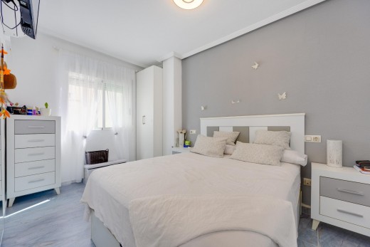 Sale - Bungalow Planta Alta - Torrevieja - Centro