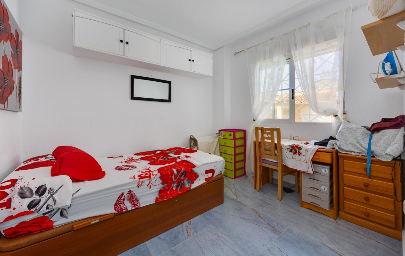 Sale - Bungalow Planta Alta - Torrevieja - Centro