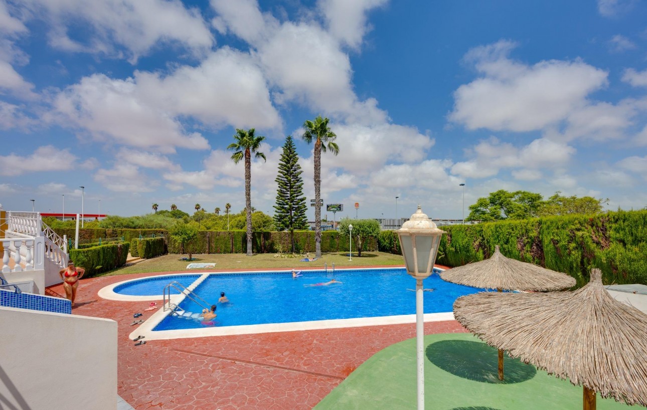 Sale - Bungalow Planta Alta - Torrevieja - Centro