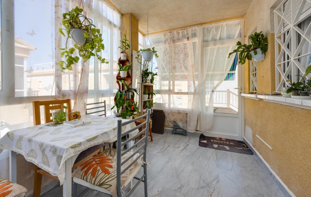 Sale - Bungalow Planta Alta - Torrevieja - Centro