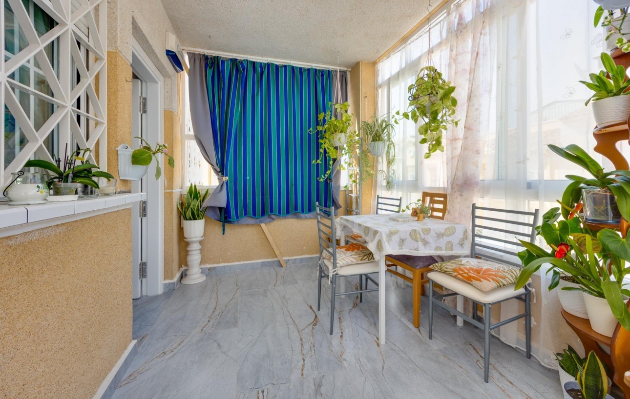 Sale - Bungalow Planta Alta - Torrevieja - Centro
