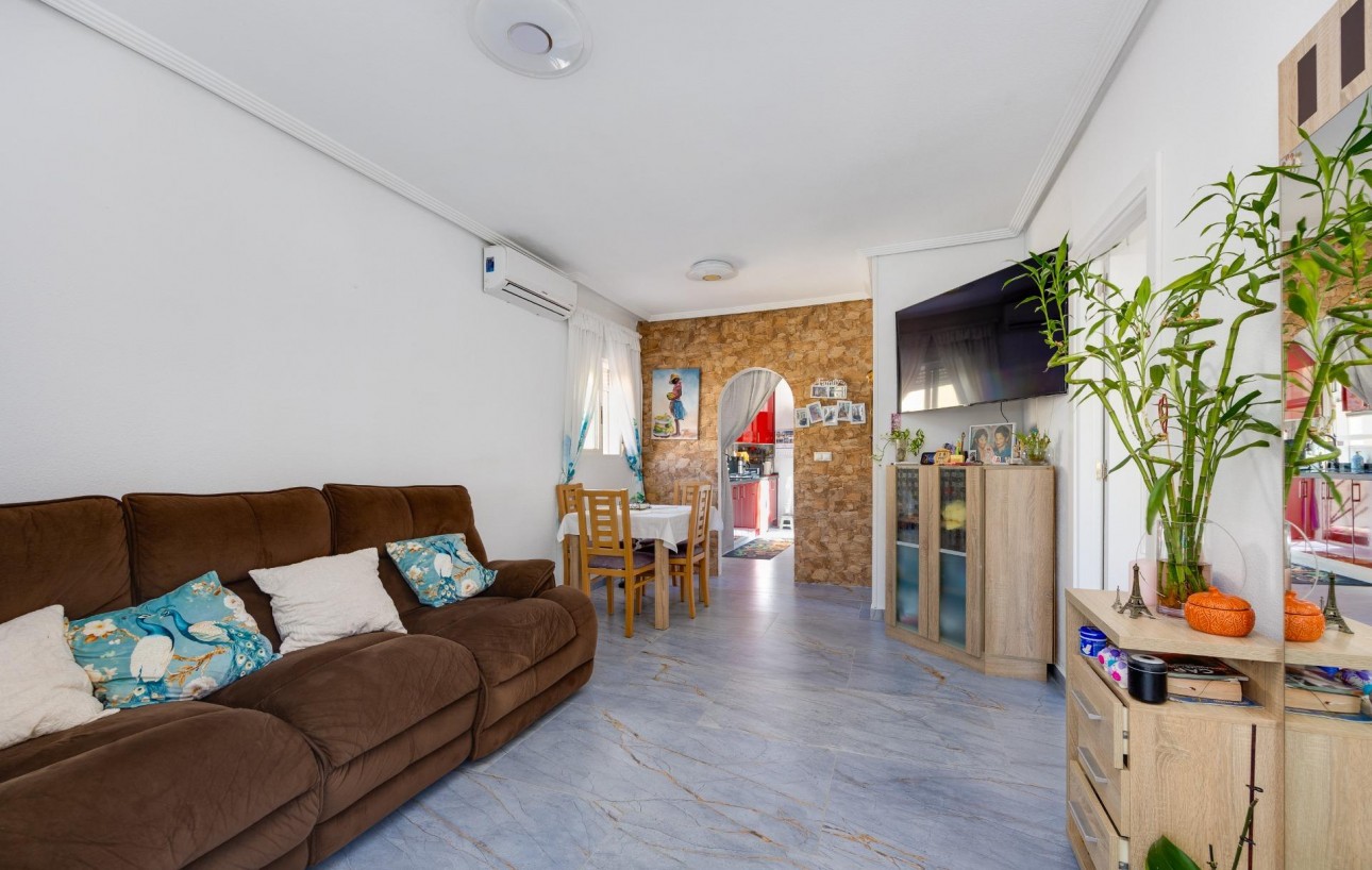 Sale - Bungalow Planta Alta - Torrevieja - Centro