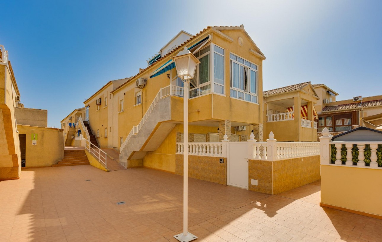 Sale - Bungalow Planta Alta - Torrevieja - Centro
