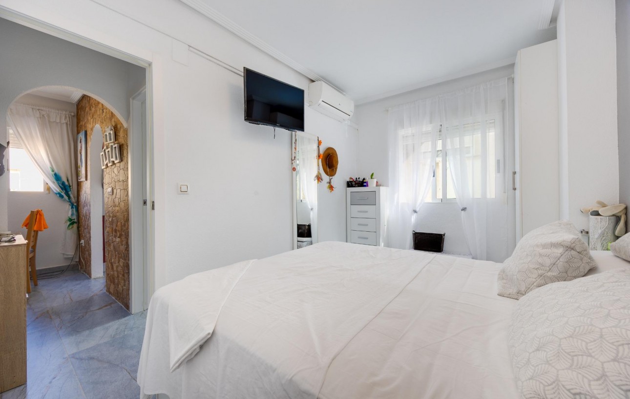Sale - Bungalow Planta Alta - Torrevieja - Centro