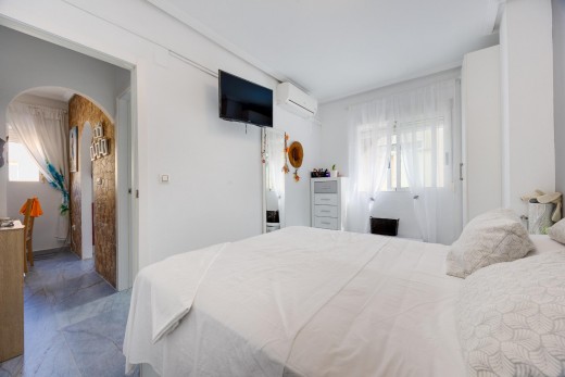 Sale - Bungalow Planta Alta - Torrevieja - Centro