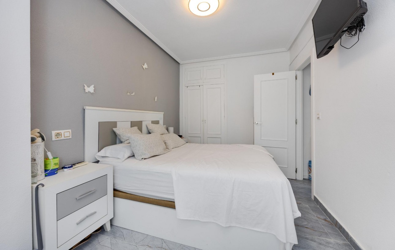 Sale - Bungalow Planta Alta - Torrevieja - Centro