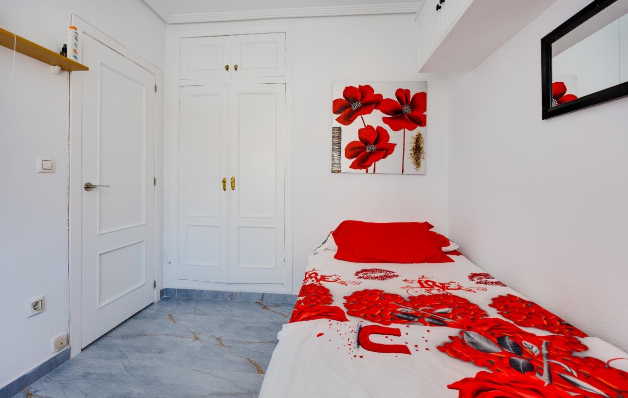 Sale - Bungalow Planta Alta - Torrevieja - Centro