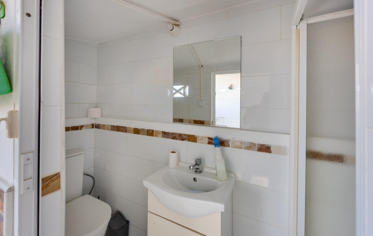 Sale - Bungalow Planta Alta - Torrevieja - Centro
