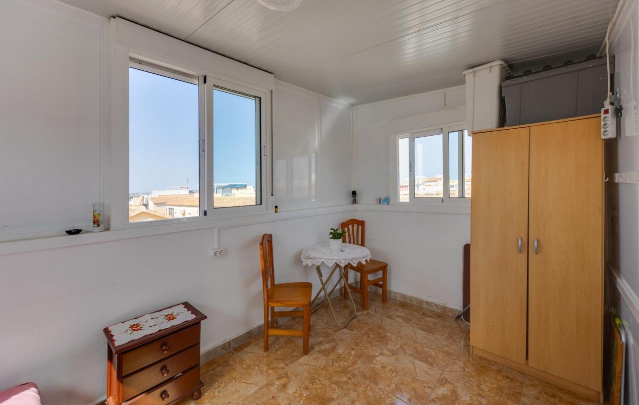 Sale - Bungalow Planta Alta - Torrevieja - Centro