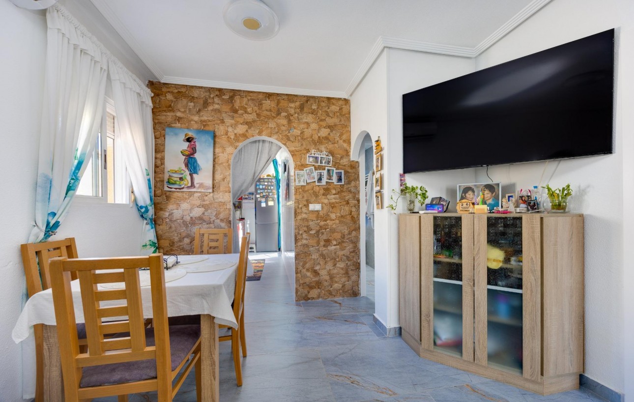 Sale - Bungalow Planta Alta - Torrevieja - Centro
