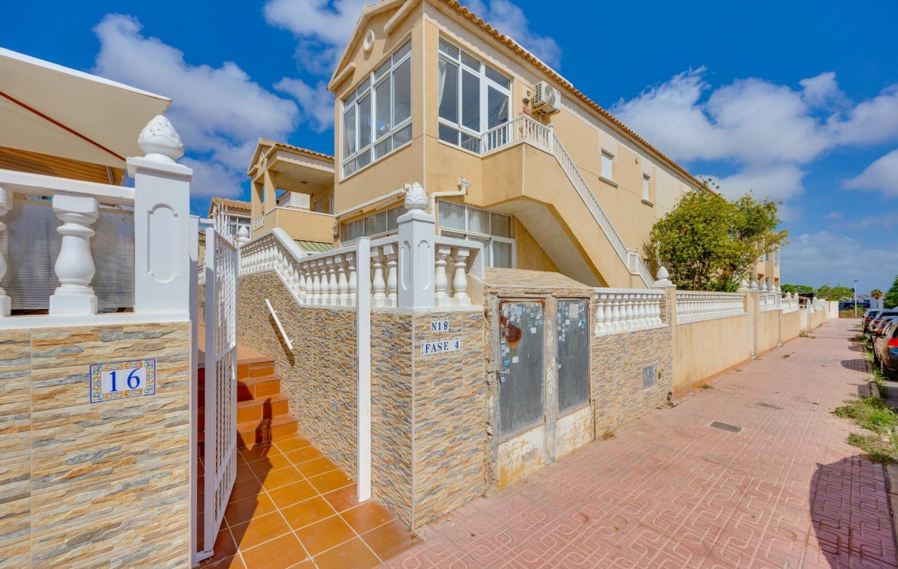 Sale - Bungalow Planta Alta - Torrevieja - Centro