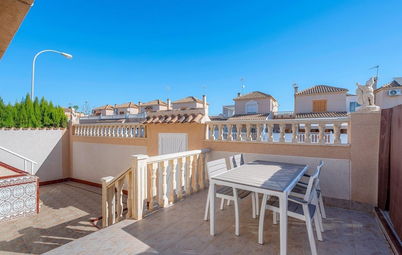 Sale - Bungalow - Torrevieja - Los altos