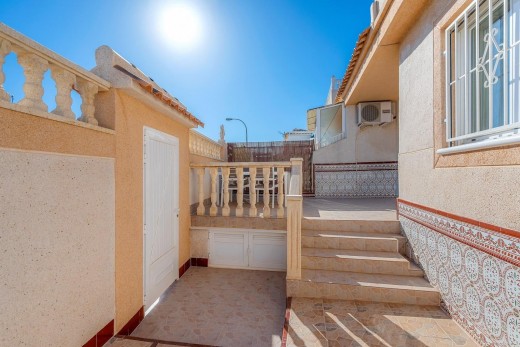 Sale - Bungalow - Torrevieja - Los altos