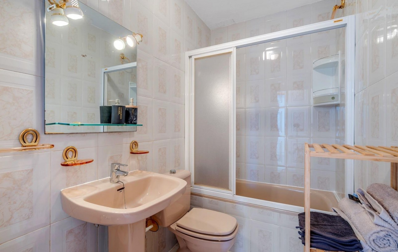 Sale - Bungalow - Torrevieja - Los altos