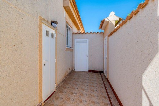Sale - Bungalow - Torrevieja - Los altos