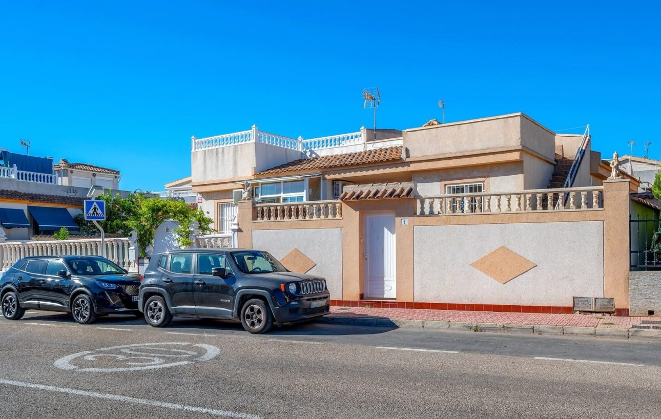 Sale - Bungalow - Torrevieja - Los altos