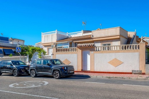 Sale - Bungalow - Torrevieja - Los altos