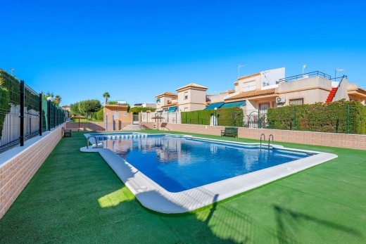 Sale - Bungalow - Torrevieja - Los altos