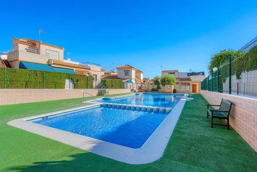 Sale - Bungalow - Torrevieja - Los altos