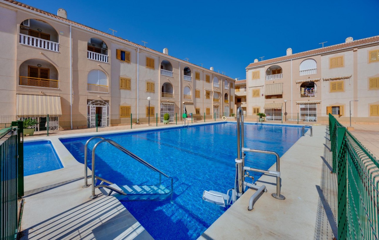 Resale - Lägenhet - Torrevieja - Acequion