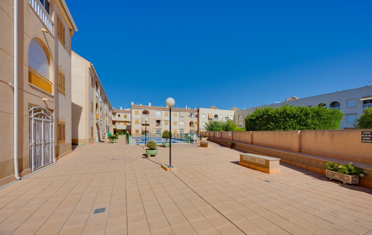 Resale - Lägenhet - Torrevieja - Acequion