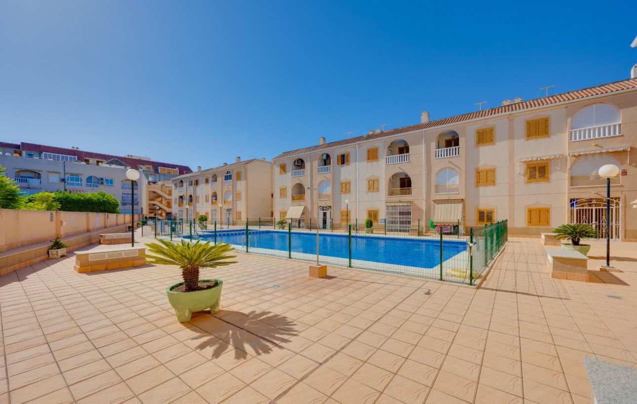 Resale - Lägenhet - Torrevieja - Acequion