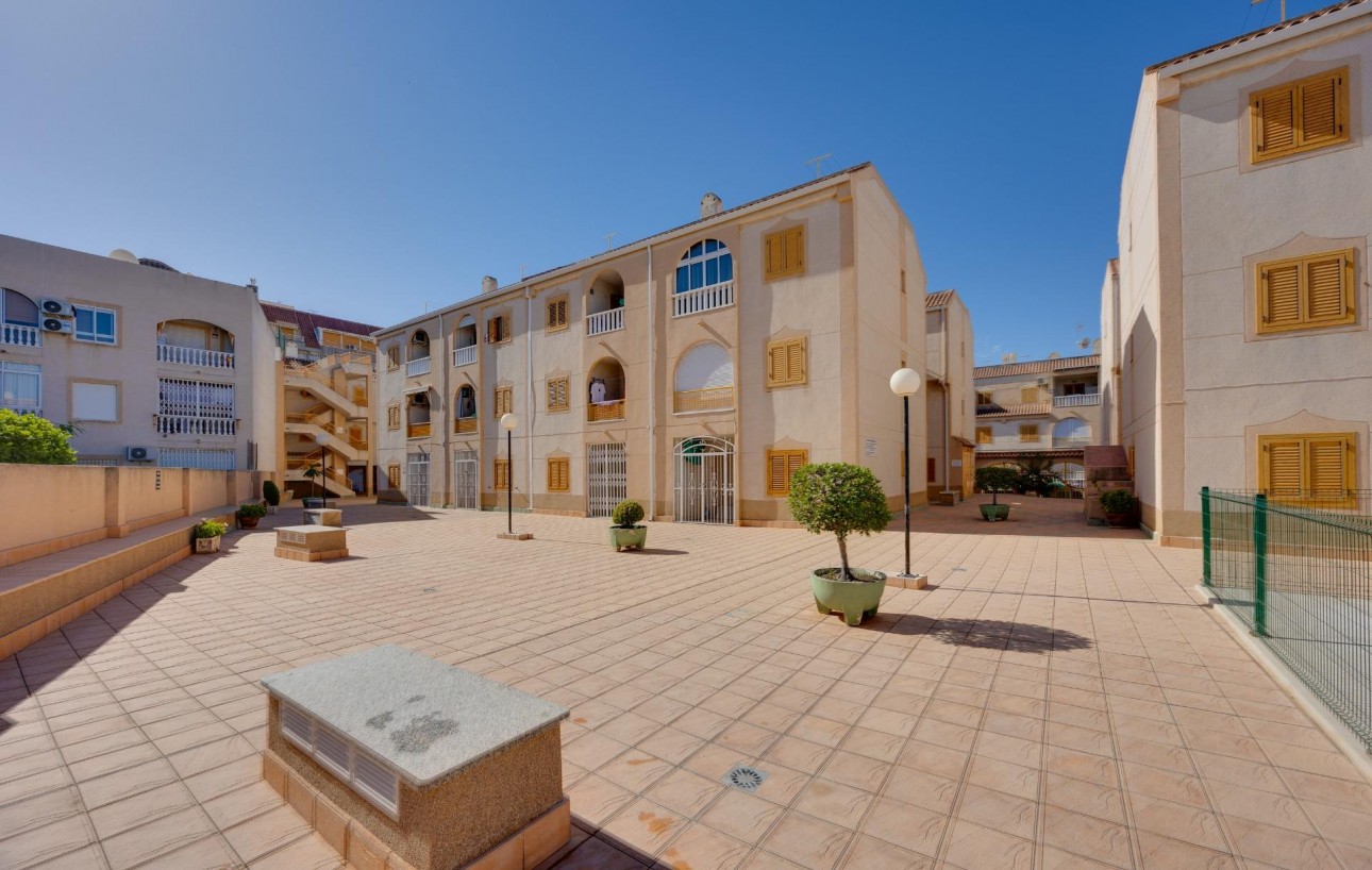 Resale - Lägenhet - Torrevieja - Acequion