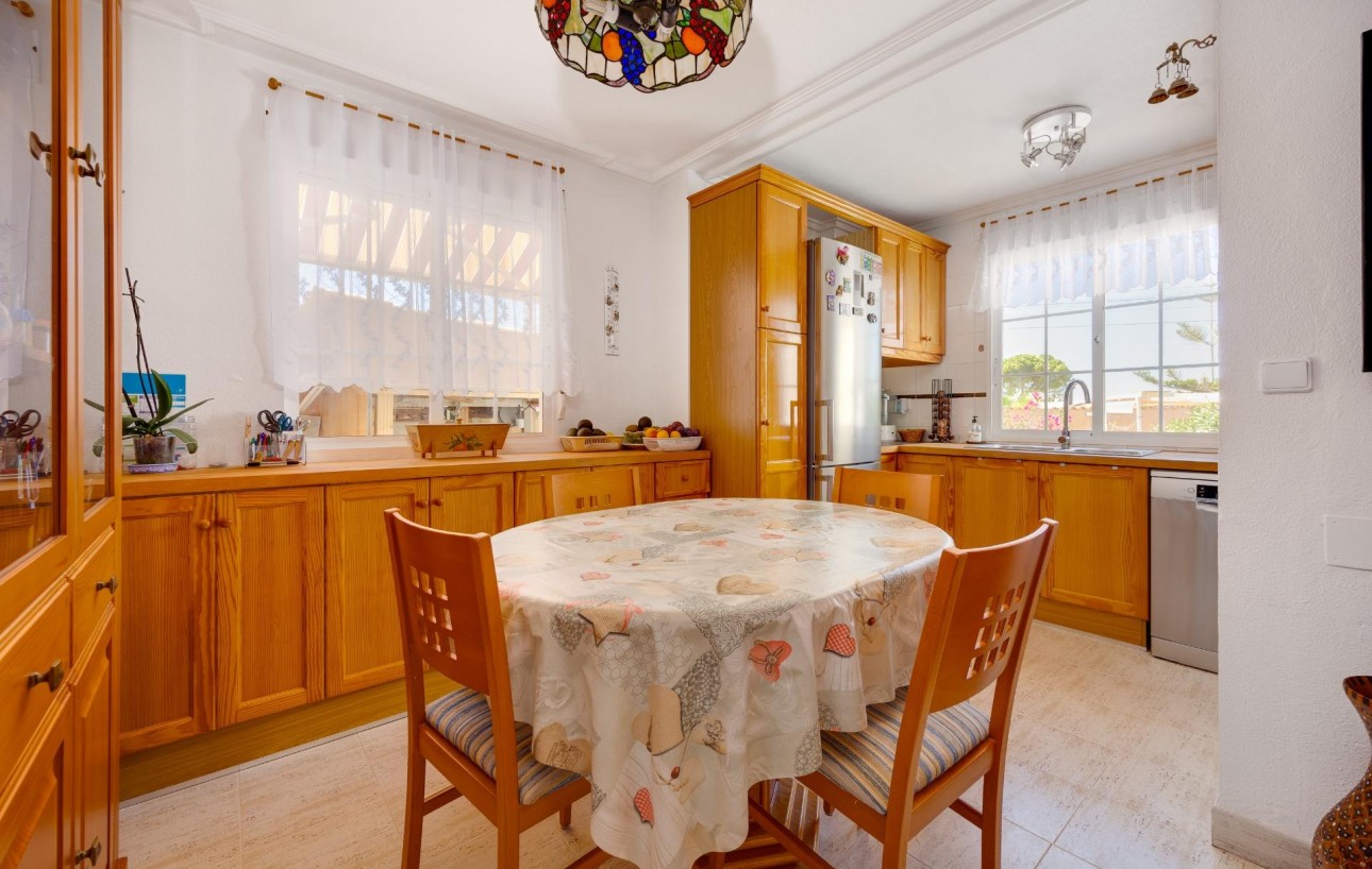 Sale - Chalet - Torrevieja - Torreblanca