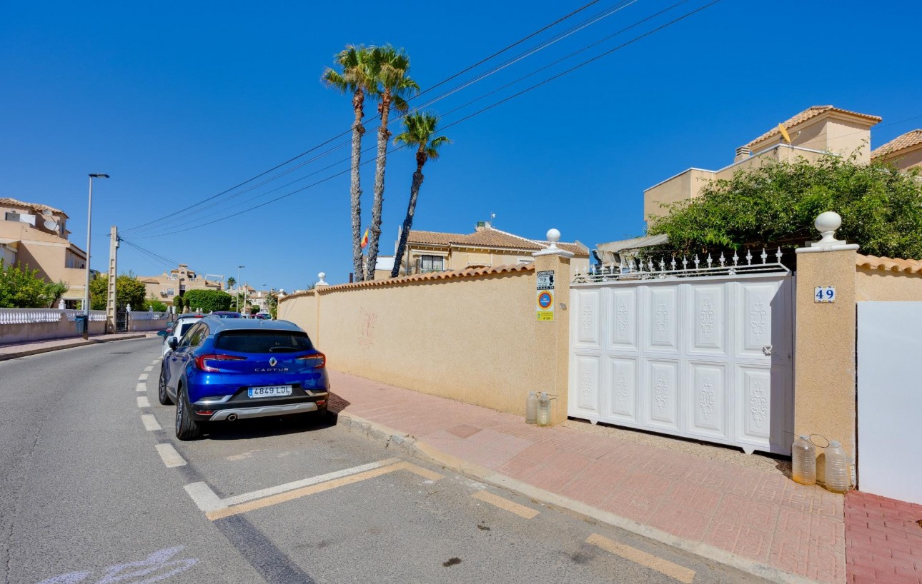 Sale - Chalet - Torrevieja - Torreblanca