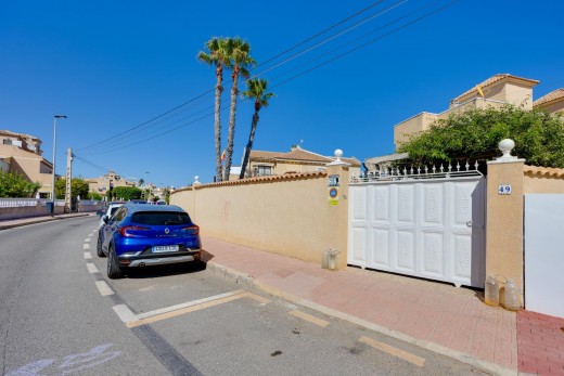 Sale - Chalet - Torrevieja - Torreblanca