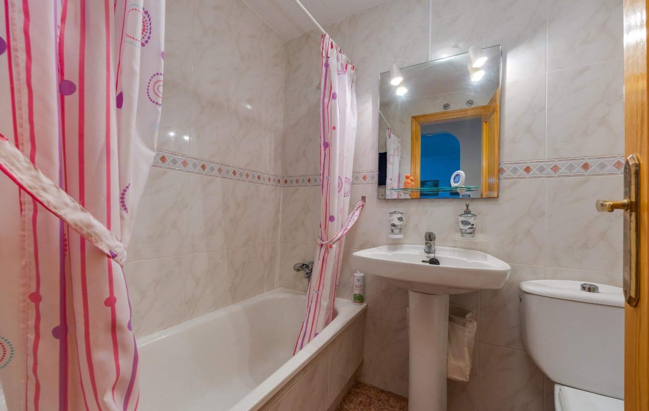 Sale - Apartment - Torrevieja - Playa de los locos