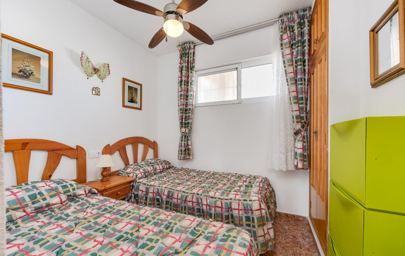 Sale - Apartment - Torrevieja - Playa de los locos