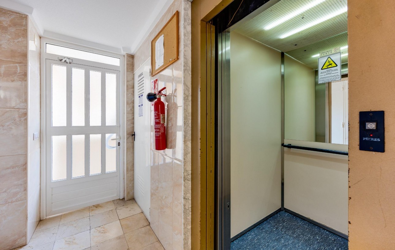 Sale - Apartment - Torrevieja - Playa de los locos