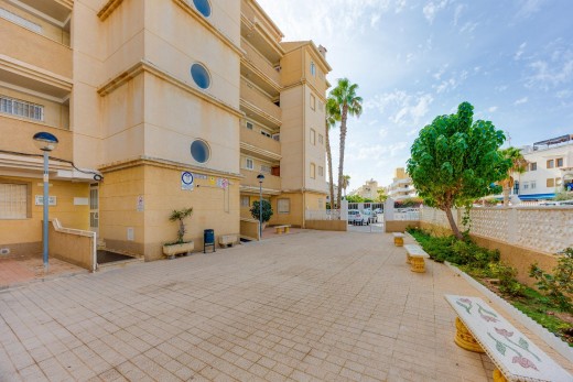 Sale - Apartment - Torrevieja - Playa de los locos