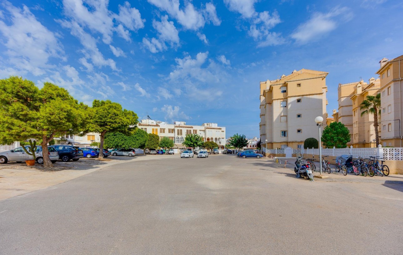 Sale - Apartment - Torrevieja - Playa de los locos