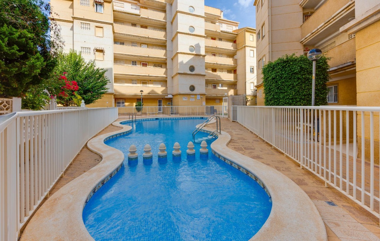 Sale - Apartment - Torrevieja - Playa de los locos