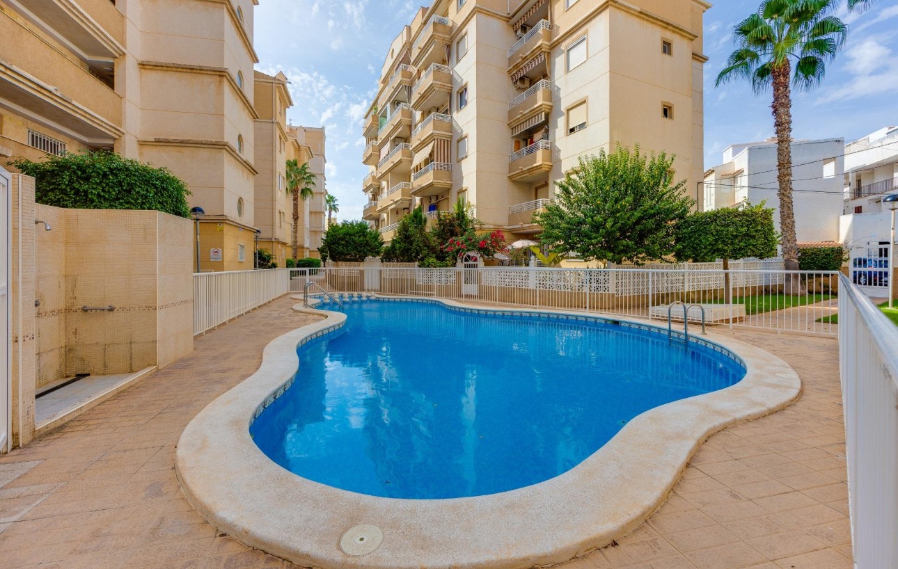 Sale - Apartment - Torrevieja - Playa de los locos