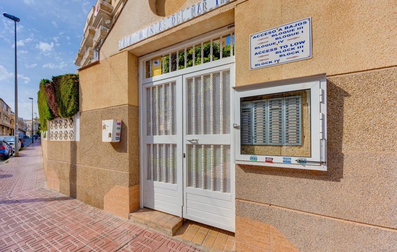 Sale - Apartment - Torrevieja - Playa de los locos