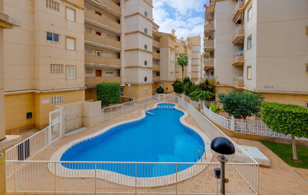 Sale - Apartment - Torrevieja - Playa de los locos