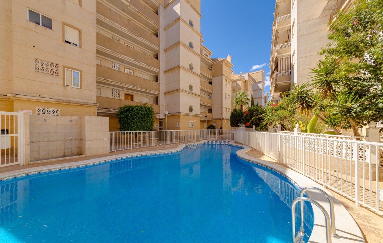Sale - Apartment - Torrevieja - Playa de los locos