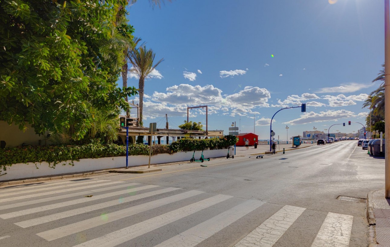 Resale - Lägenhet - Torrevieja - Playa de los locos