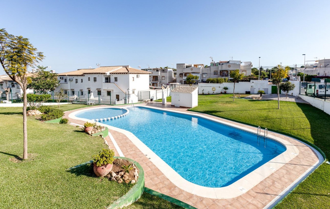 Sale - Bungalow - Torrevieja - Los balcones