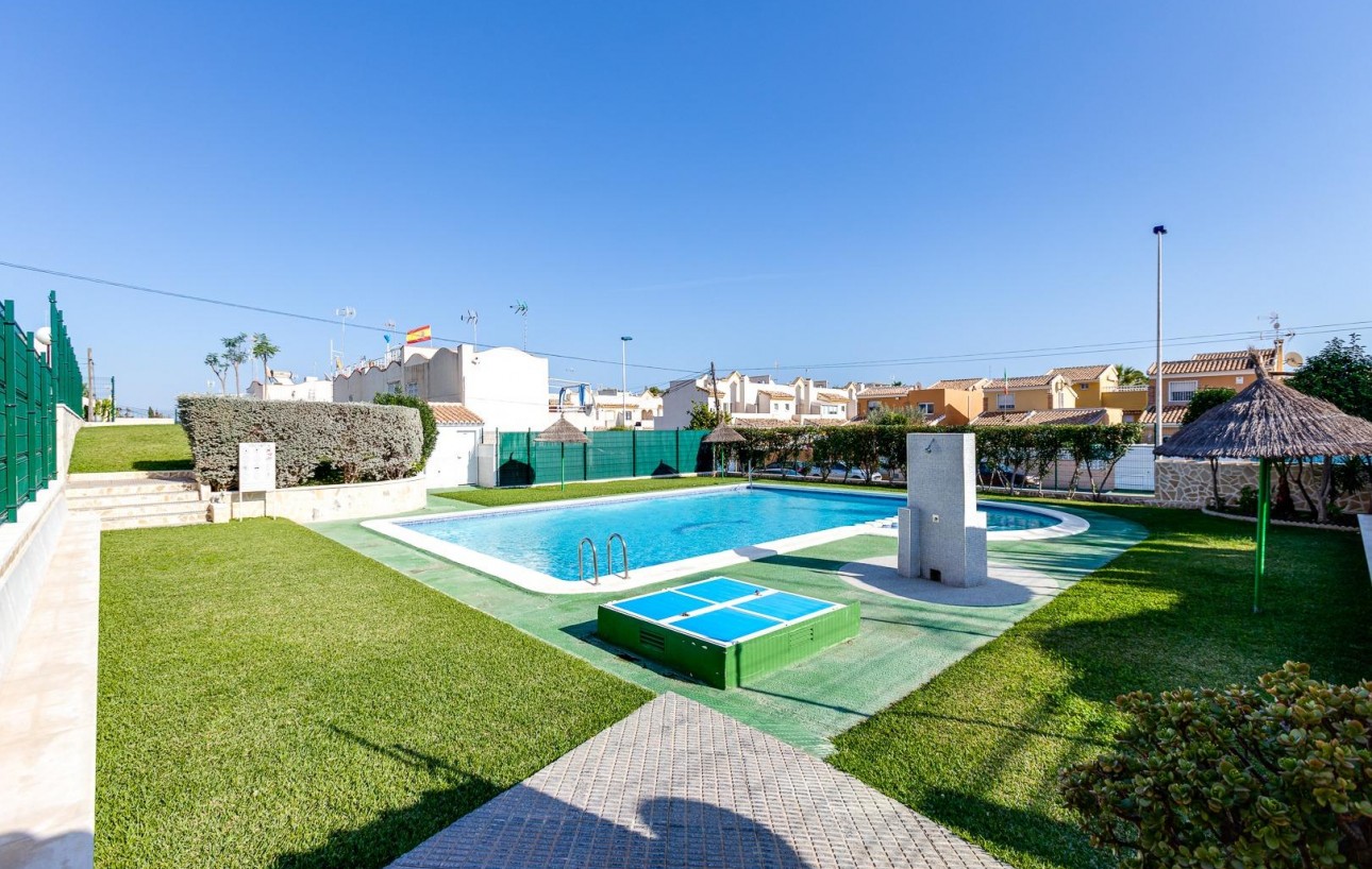 Sale - Bungalow - Torrevieja - Los balcones