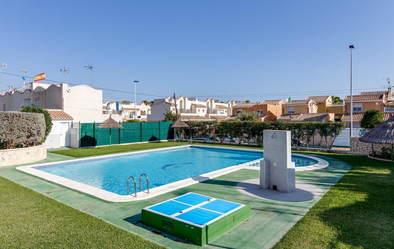 Sale - Bungalow - Torrevieja - Los balcones