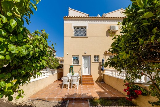 Sale - Chalet - Torrevieja - Torretas