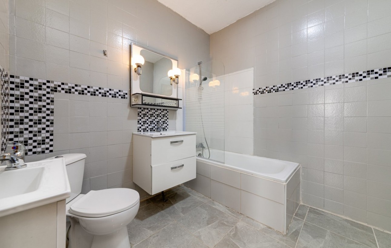 Sale - Apartment - Torrevieja - Playa de los locos