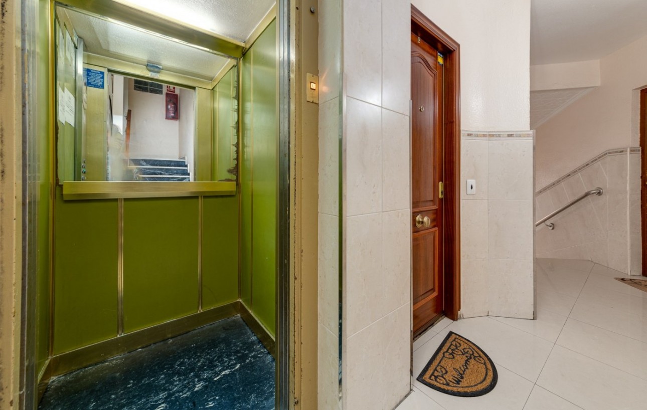 Sale - Apartment - Torrevieja - Playa de los locos