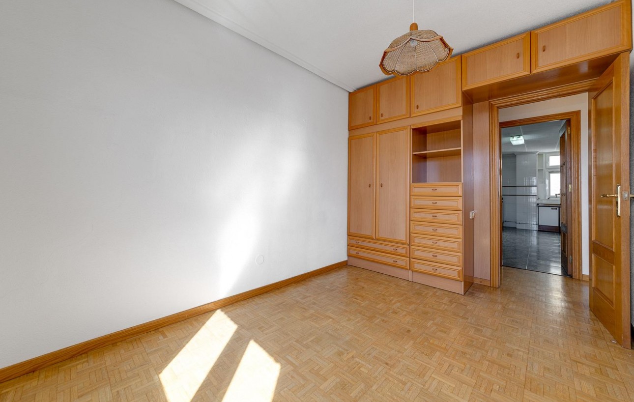 Resale - Wohnung - Torrevieja - Centro