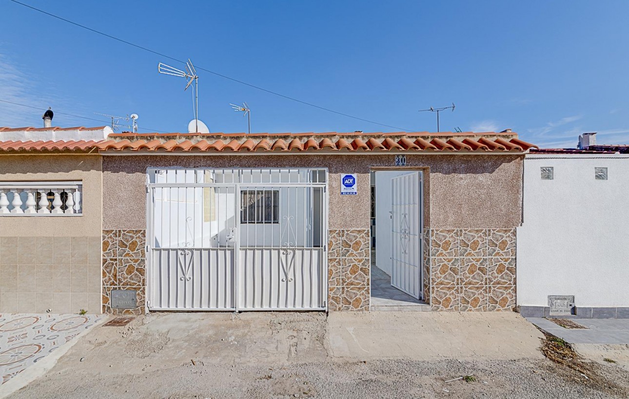 Resale - Chalet - Torrevieja - Torretas